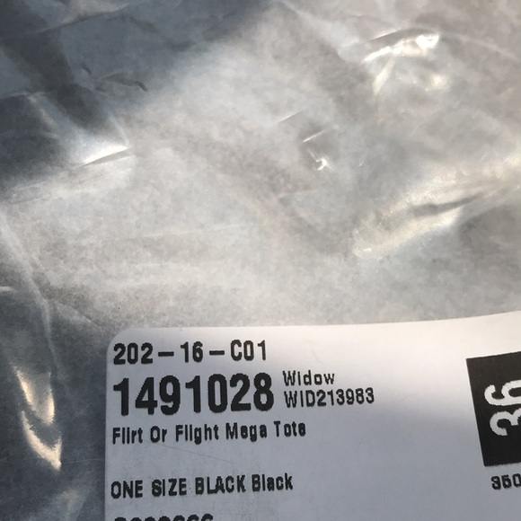 🖤🆕 Dolls Kill / Widow Fight OrFlight Giant Bat Weekender Bag!🦇🖤SOLD OUT!! - Picture 17 of 17